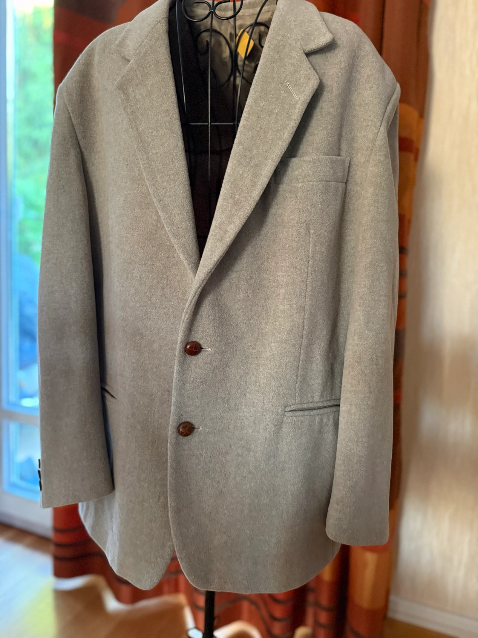 Chaqueta vintage, talla 52 italiana, nunca usada. Los bolsillos delanteros todavía están cosidos, sin embargo, hay algunas imperfecciones – photo 2